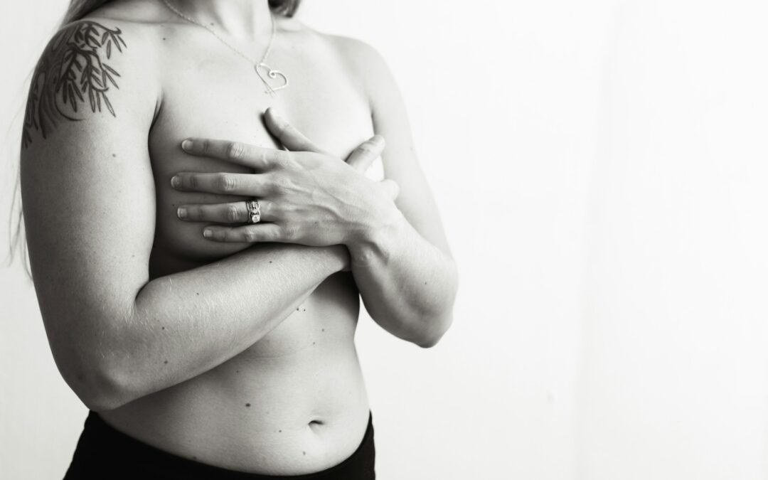 Cancer du sein, mastectomie : douleurs, adhérences et gênes